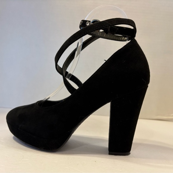 Dominique Nicole black faux suede cross strap block heels shoes size 7M - Picture 4 of 9
